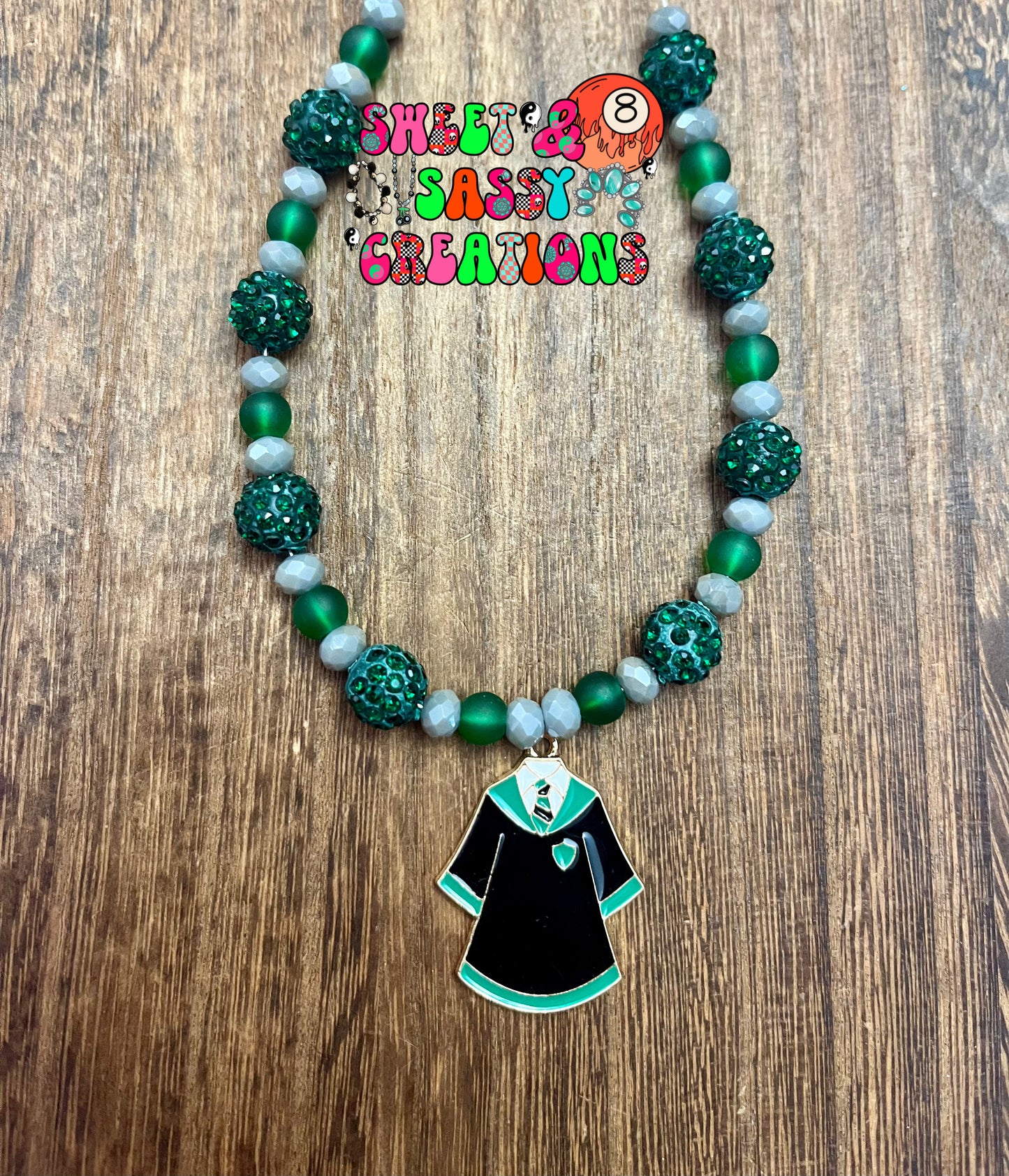 💚🖤 House (please leave size in notes at checkout)