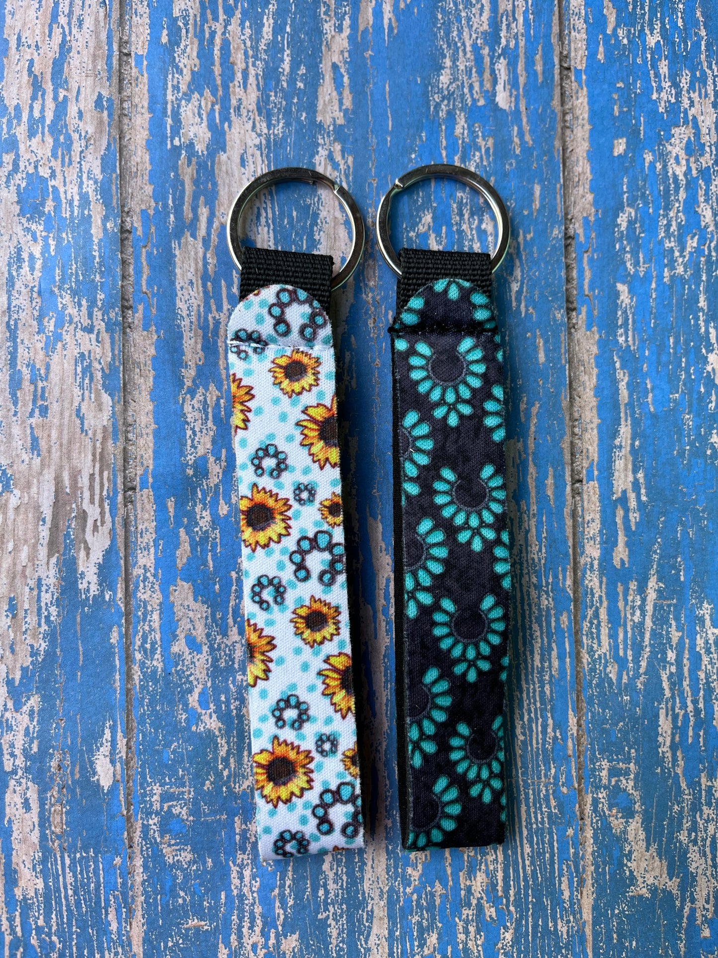 Key chain wristlet