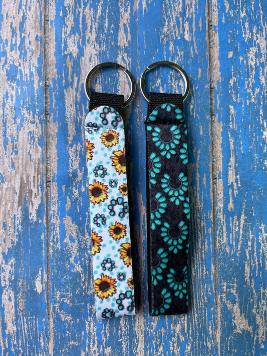 Key chain wristlet